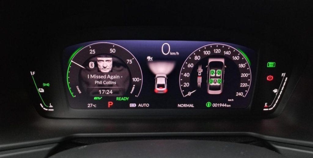 Painel digital do Honda Accord Hybrid tem fácil leitura e um visual moderno e bonito