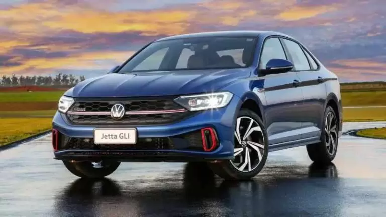 Jetta GLI 2023 possui versão única, tem pacote fechado, sem opcionais