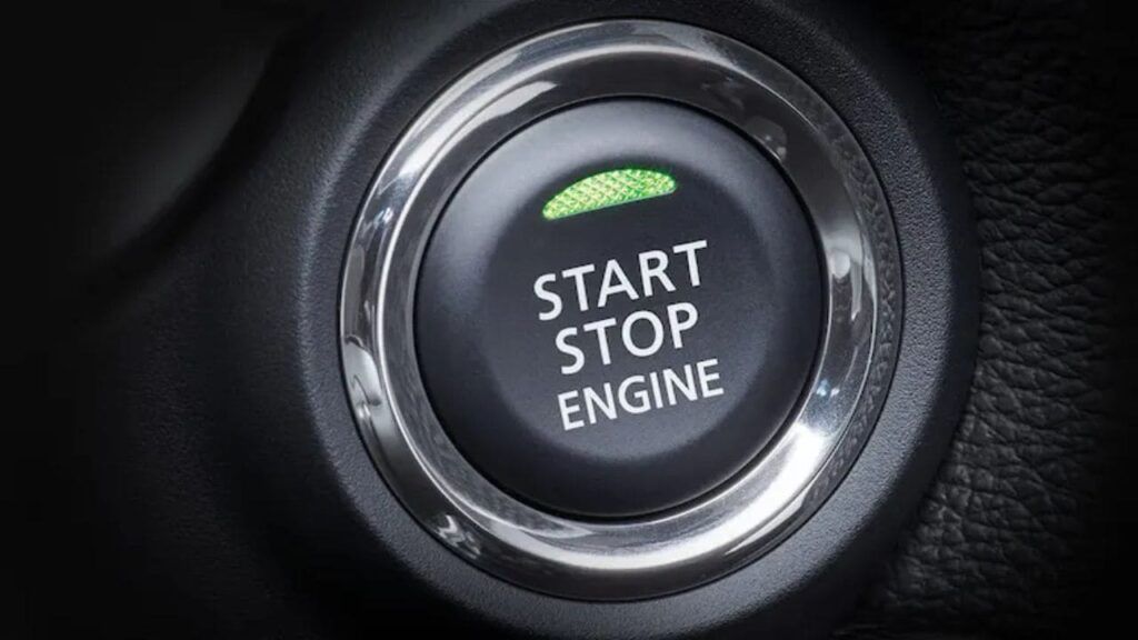 Mitsubishi Eclipse Cross HPE 2024 possui botão de partida One Touch do motor sem uso da chave