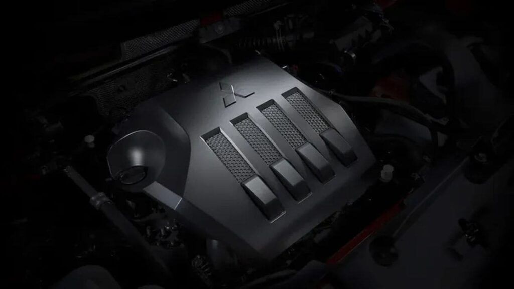 Mitsubishi Eclipse Cross HPE 2024 tem Motor MIVEC Turbo 1.5L gasolina com injeção direta, potência de 165CV e torque de 25,5kgfm