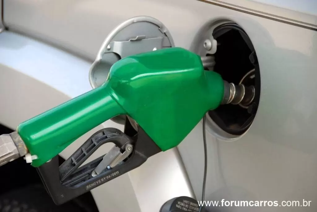 Gasolina Aditivada ou Comum. Qual rende mais. Vantagens e Desvantagens