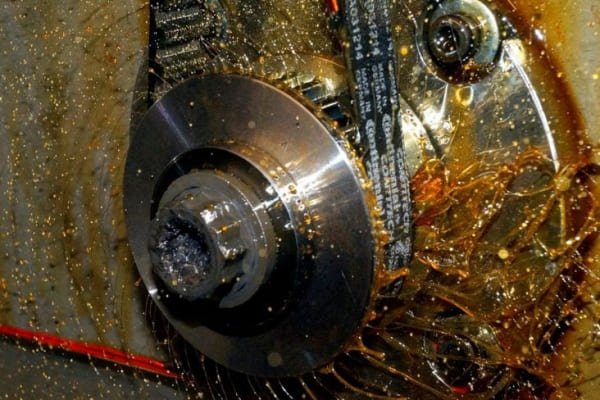 Um dos principais diferenciais técnicos do motor GM 1.0 é o uso da correia dentada banhada em óleo